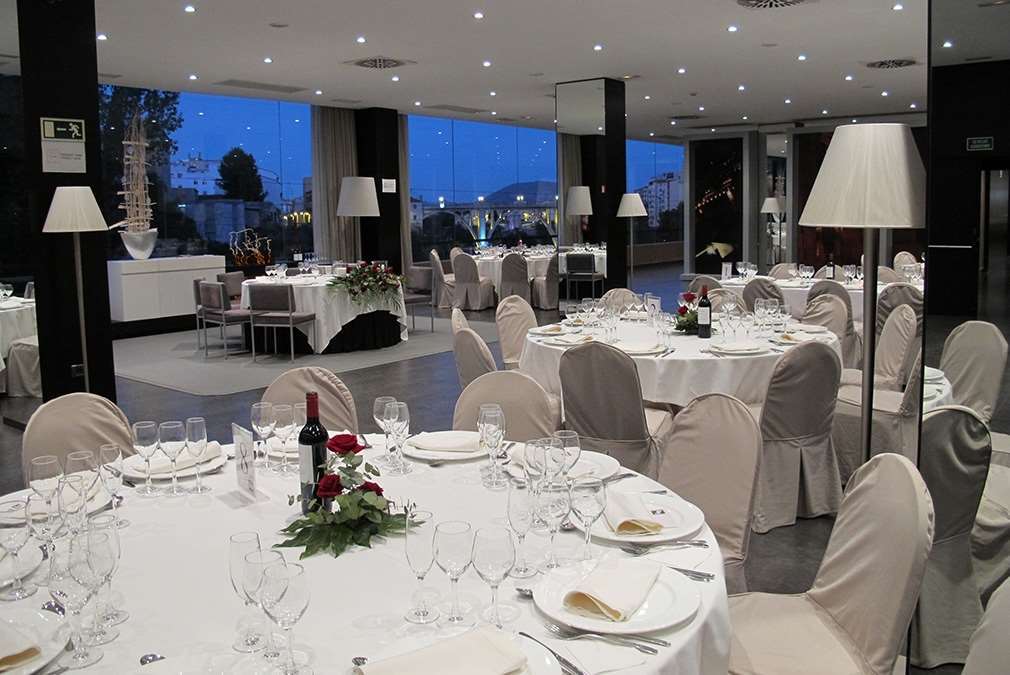 Hotel Sercotel Ciutat D'Alcoi المطعم الصورة